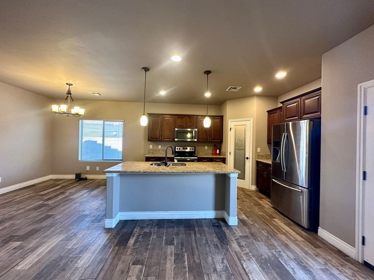 3838 Meadowbrook Ln - Photo 6 of 26