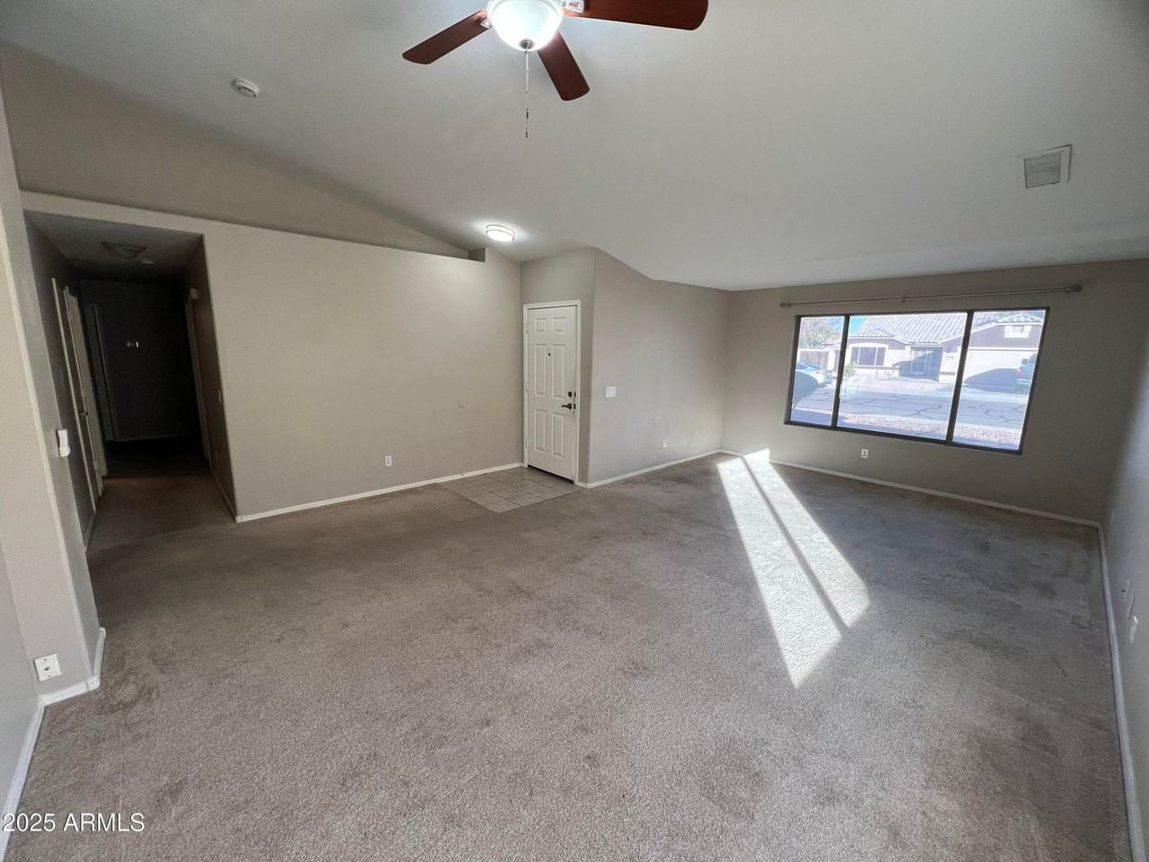 13709 W Cottonwood St - Photo 6 of 34