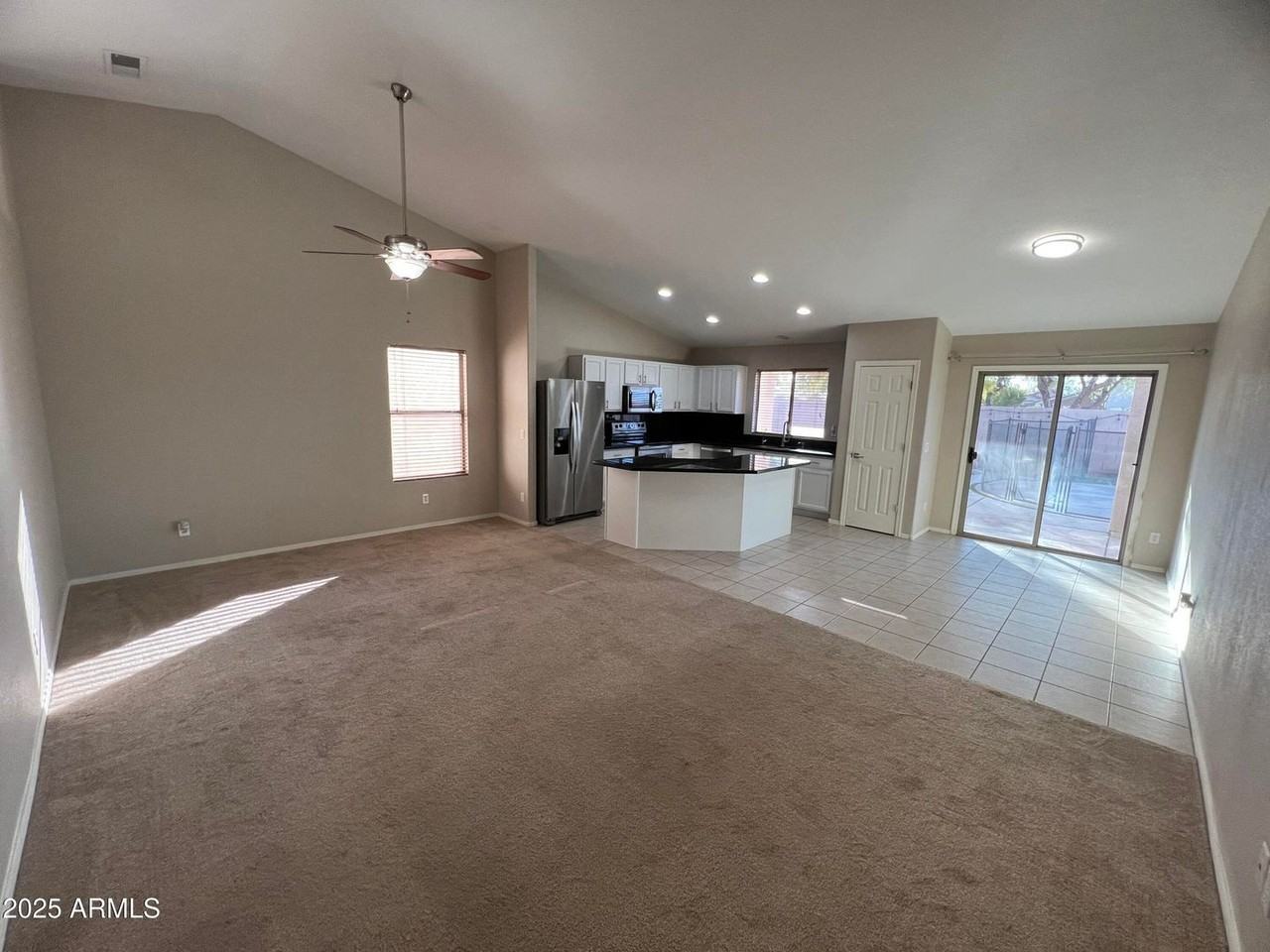 13709 W Cottonwood St - Photo 7 of 34