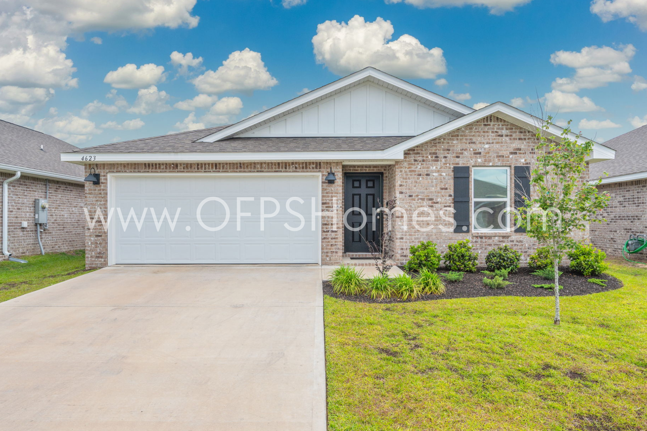 4623 Naval Ct - Photo 2 of 32