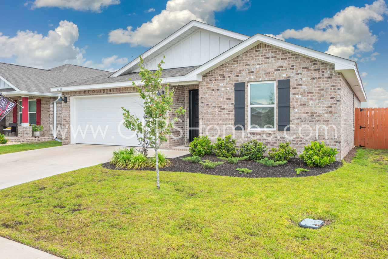 4623 Naval Ct - Photo 3 of 32