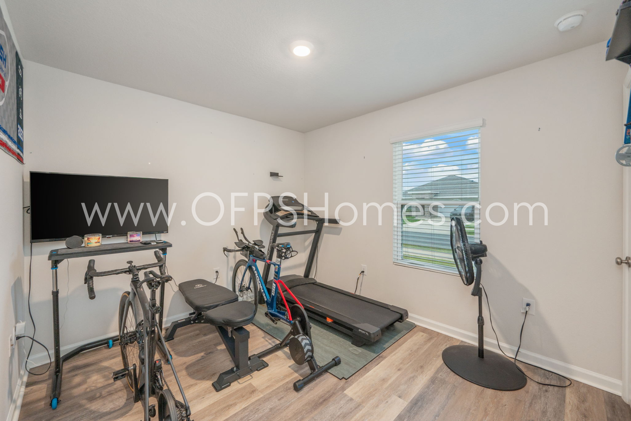4623 Naval Ct - Photo 5 of 32