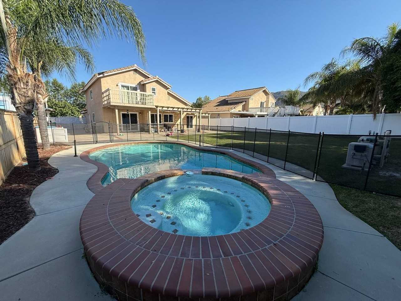 32465 Skylark Dr - Photo 2 of 6