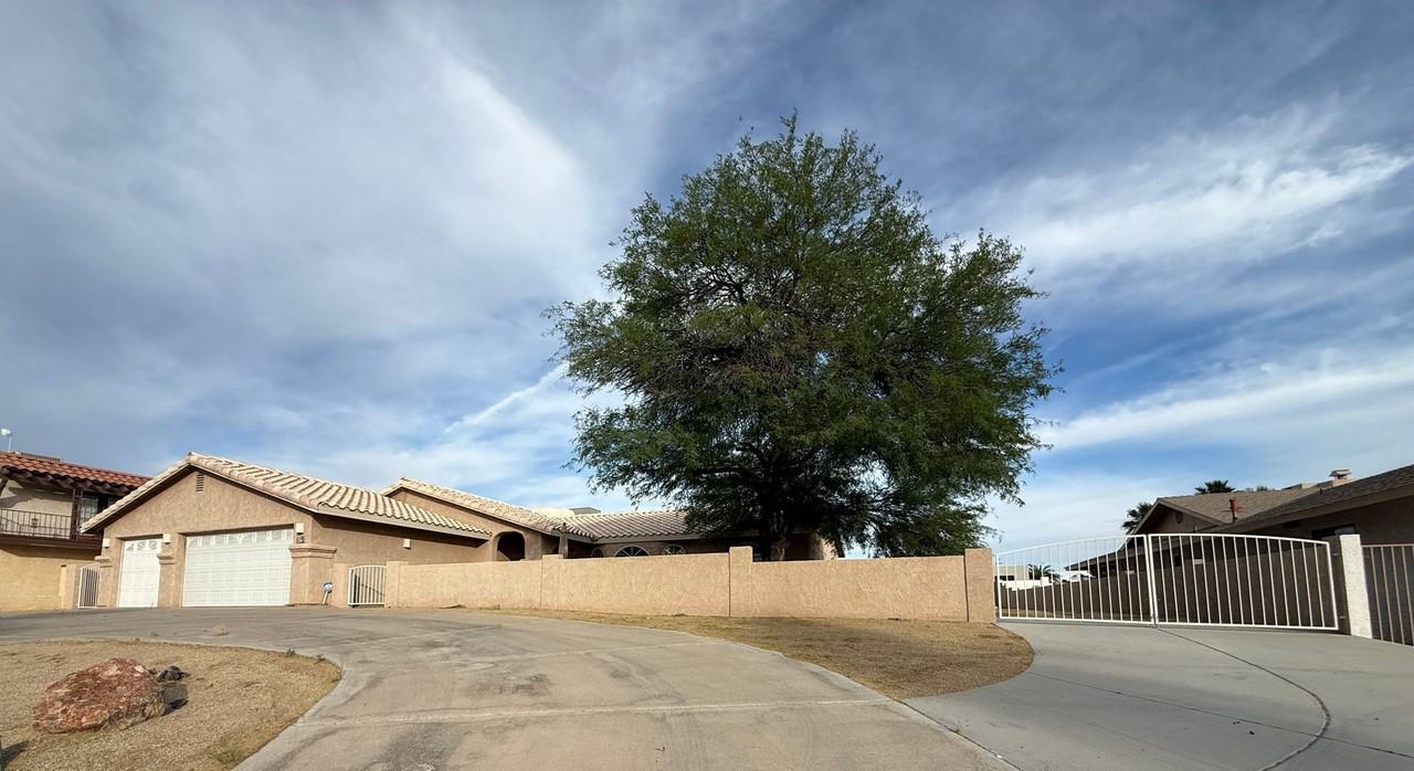 81 Acoma Blvd S - Photo 3 of 19