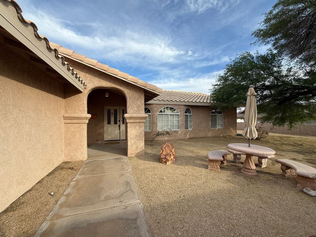 81 Acoma Blvd S - Photo 4 of 19