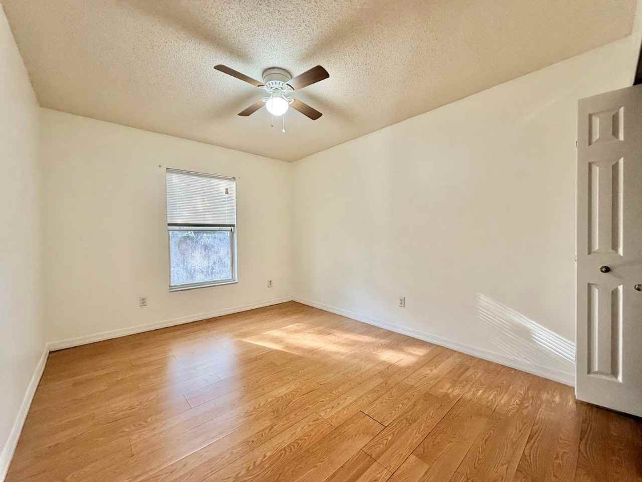 2702 Child St - Photo 4 of 22