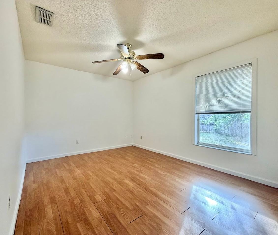2702 Child St - Photo 5 of 22