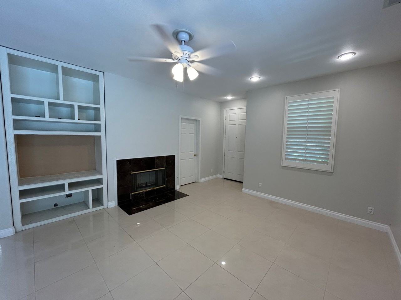 1361 Osborne Ct - Photo 7 of 34