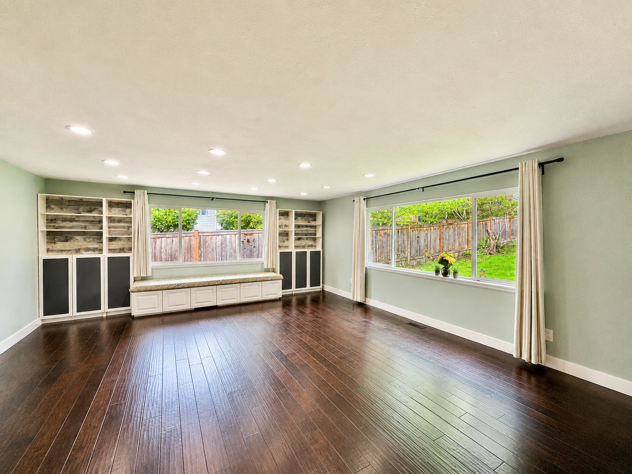 9548 171st Ave Ne - Photo 4 of 26