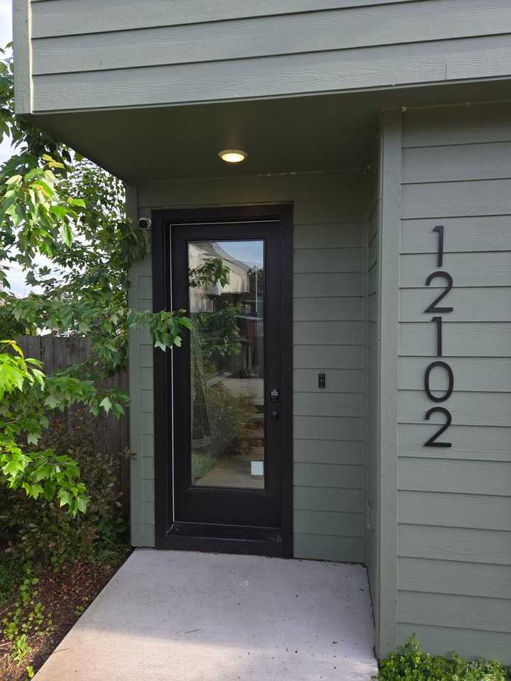 12102 Se Pine St - Photo 2 of 29