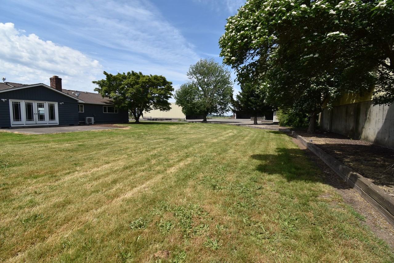 35725 Engle Rd Se - Photo 3 of 26