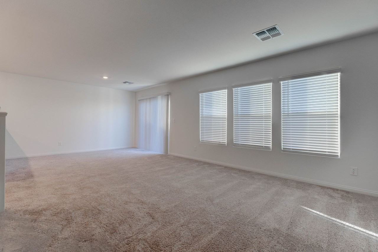 9256 Innot Ave - Photo 4 of 34