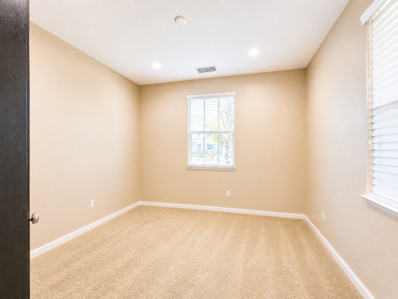 29522 Greenbelt Cir - Photo 4 of 26