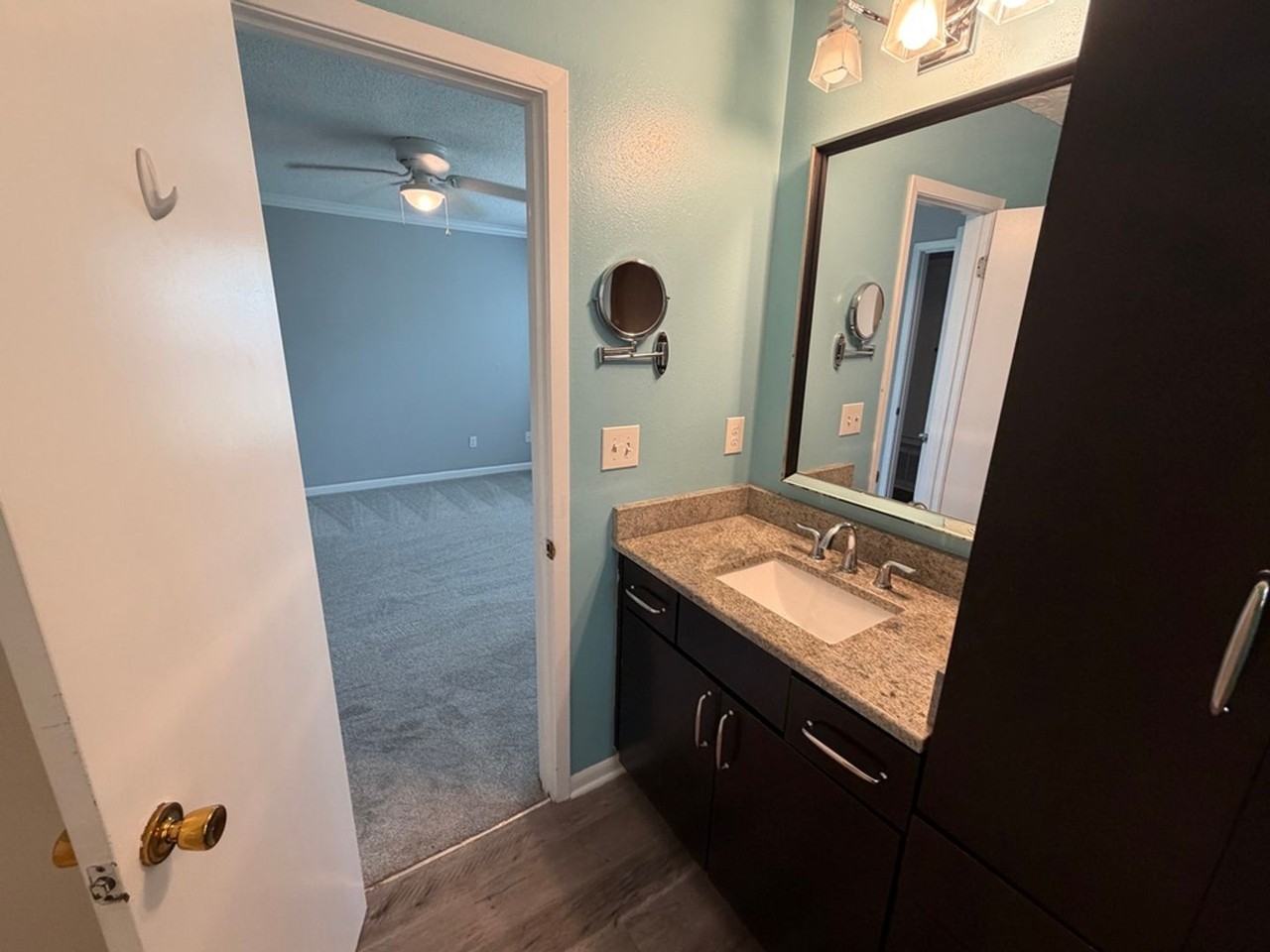 210 Honeysuckle Way - Photo 6 of 13