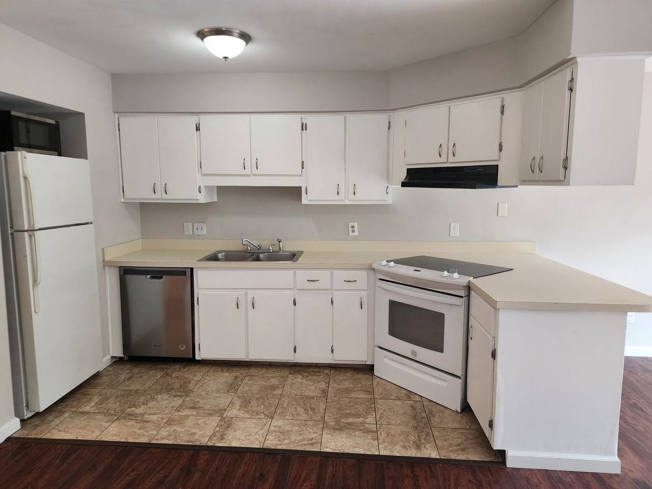 4455 W 19th St #17 - Photo 5 of 19