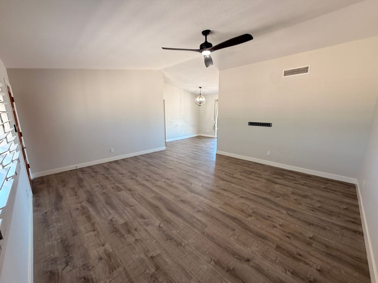 19205 W Whitton Ave - Photo 3 of 20