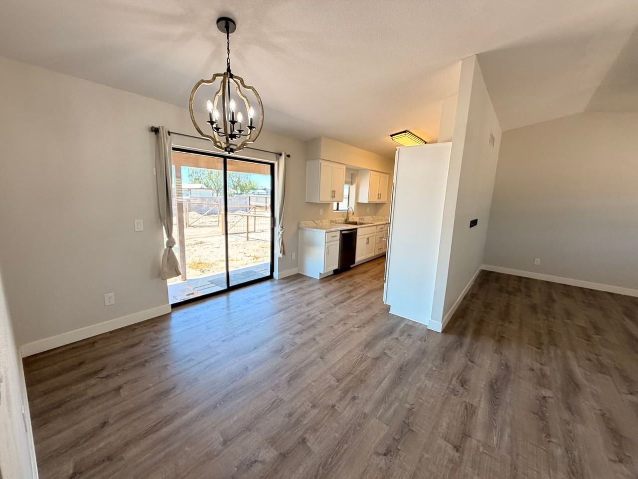19205 W Whitton Ave - Photo 4 of 20