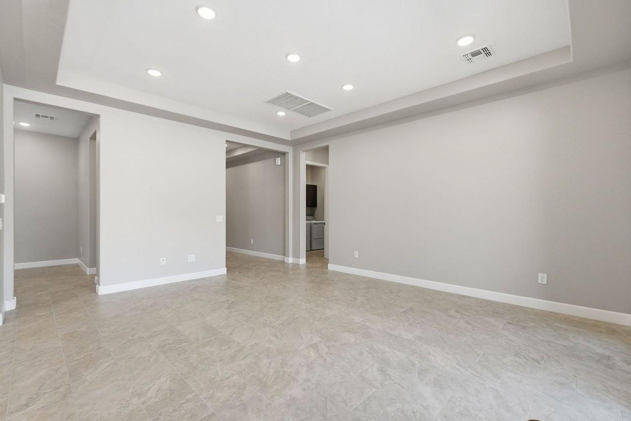 293 293 E Jasper Court - Photo 7 of 42