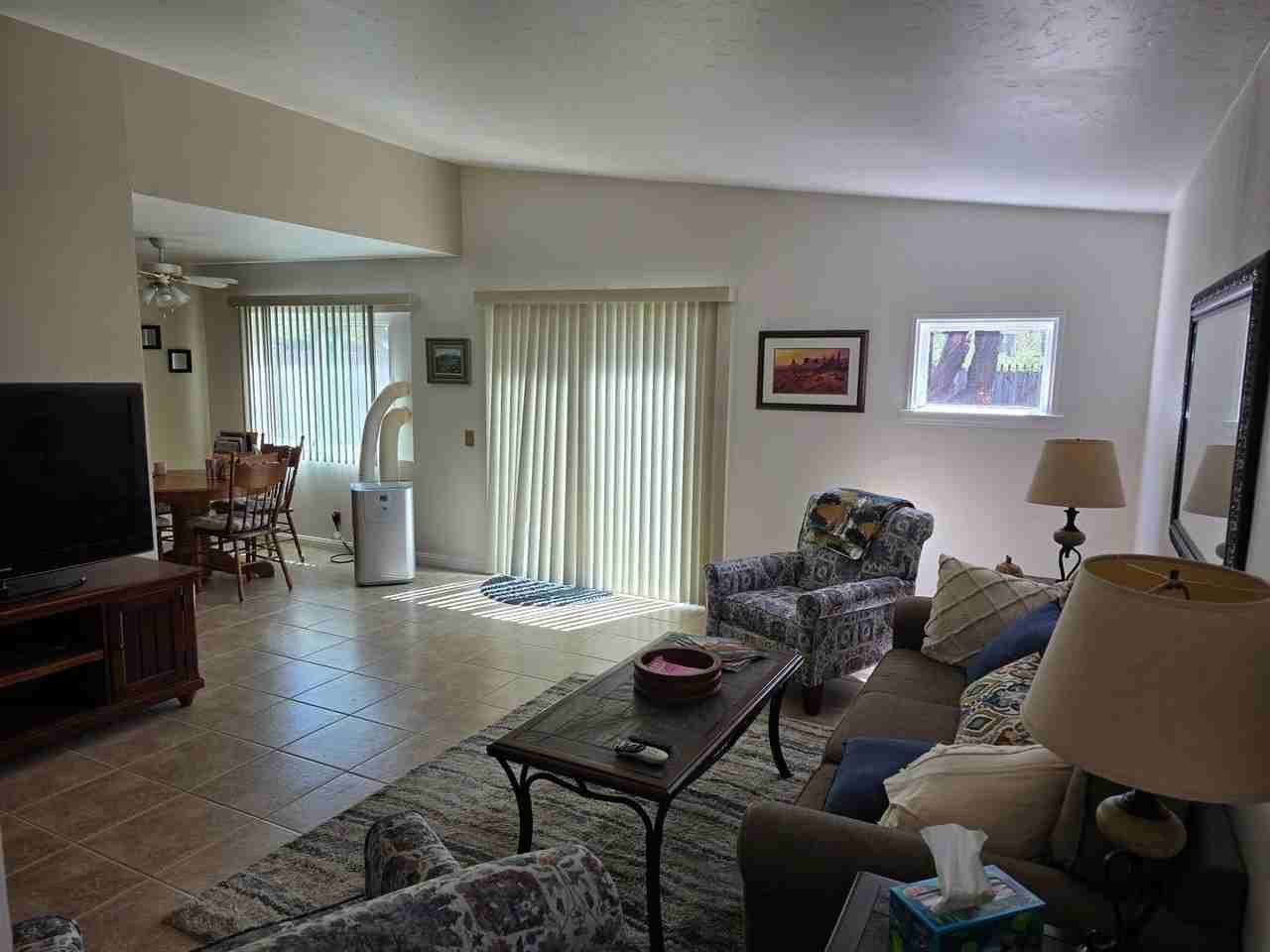 553 Carrie Cir - Photo 4 of 19