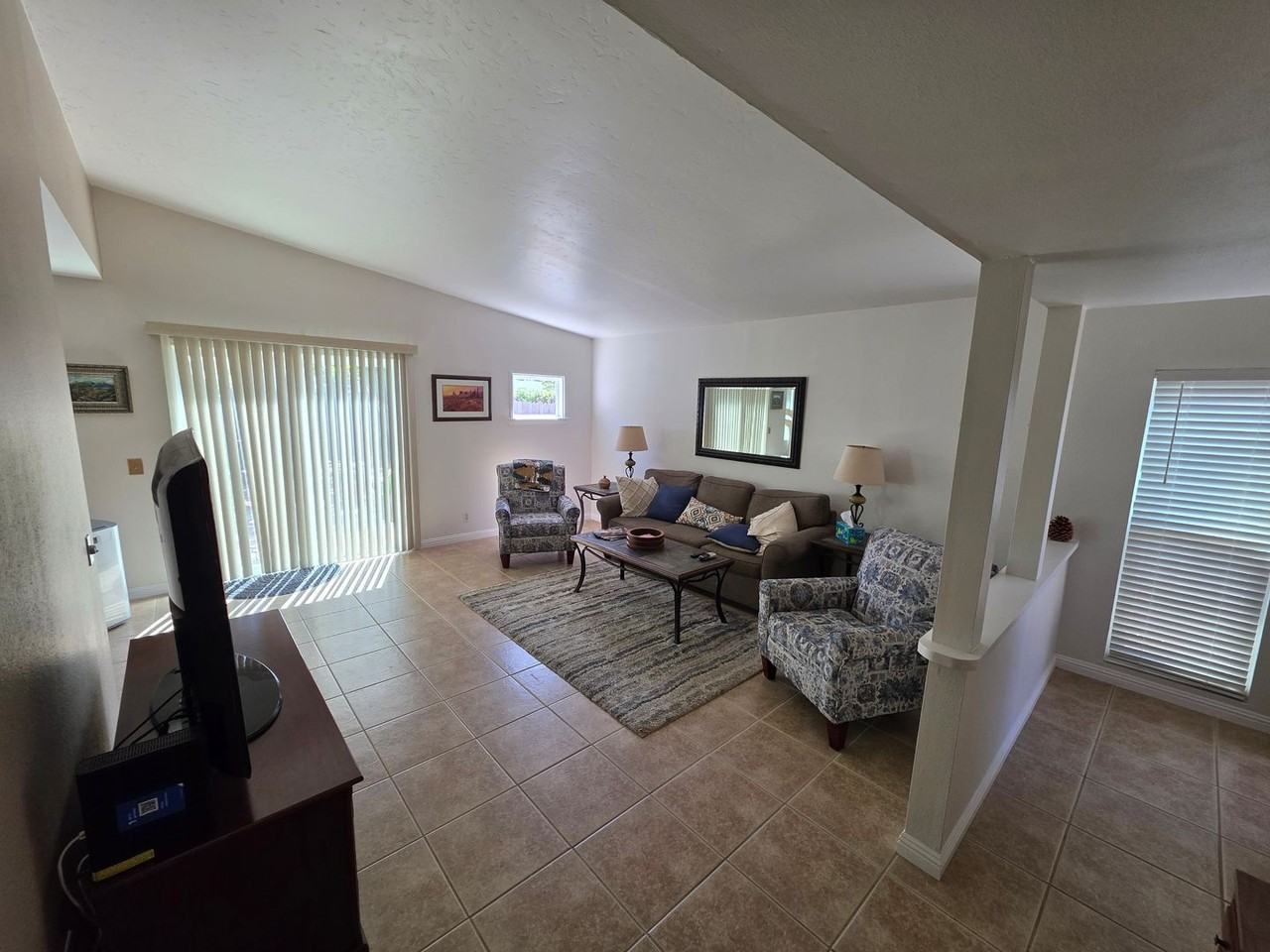 553 Carrie Cir - Photo 5 of 19
