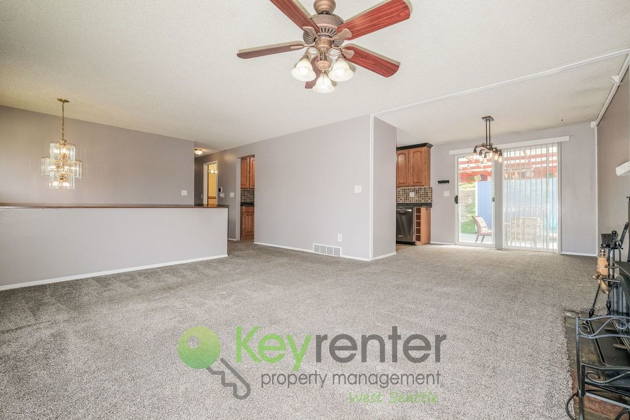 1327 S 232nd St - Photo 5 of 27