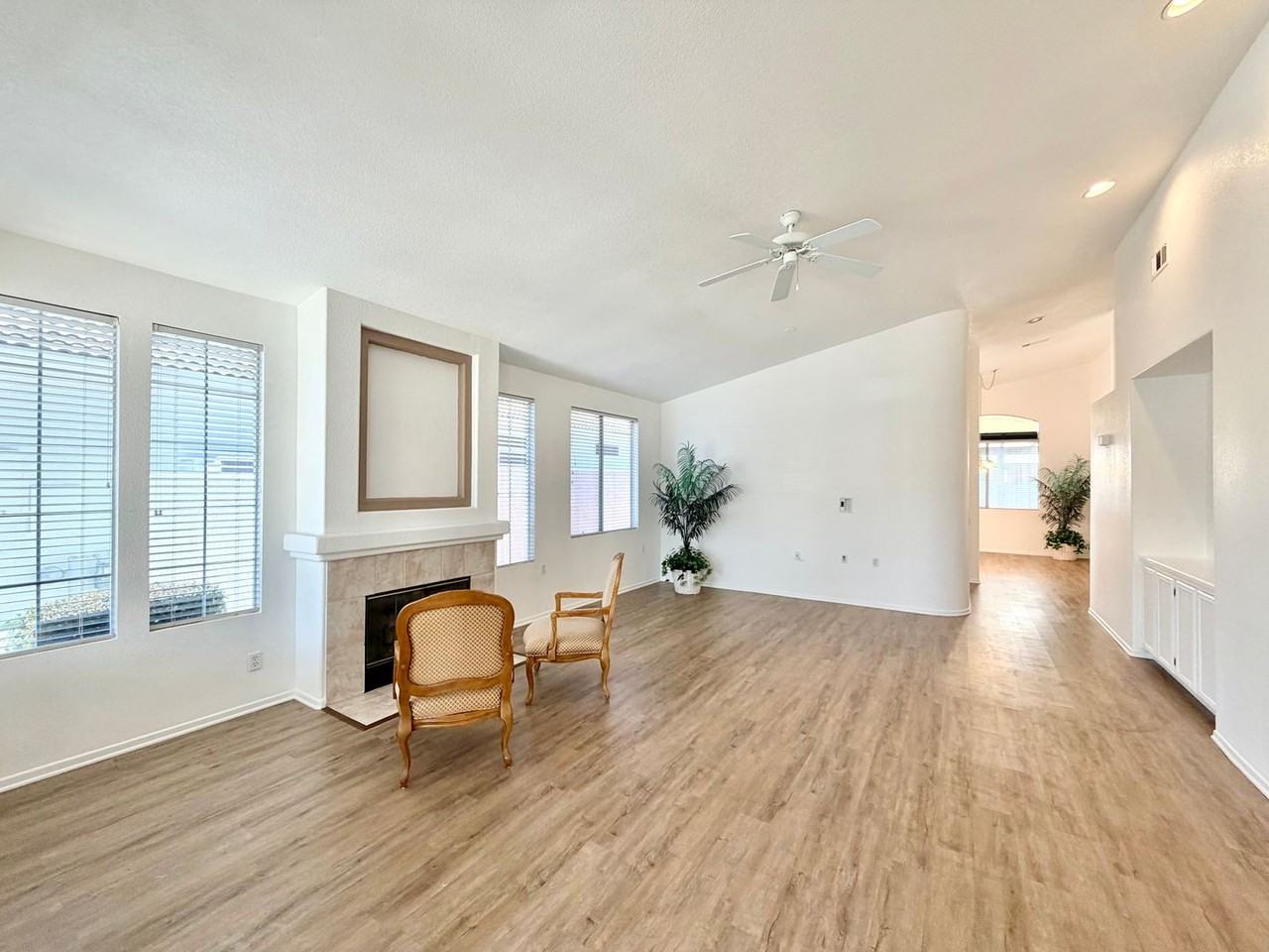 26805 China Dr - Photo 5 of 38