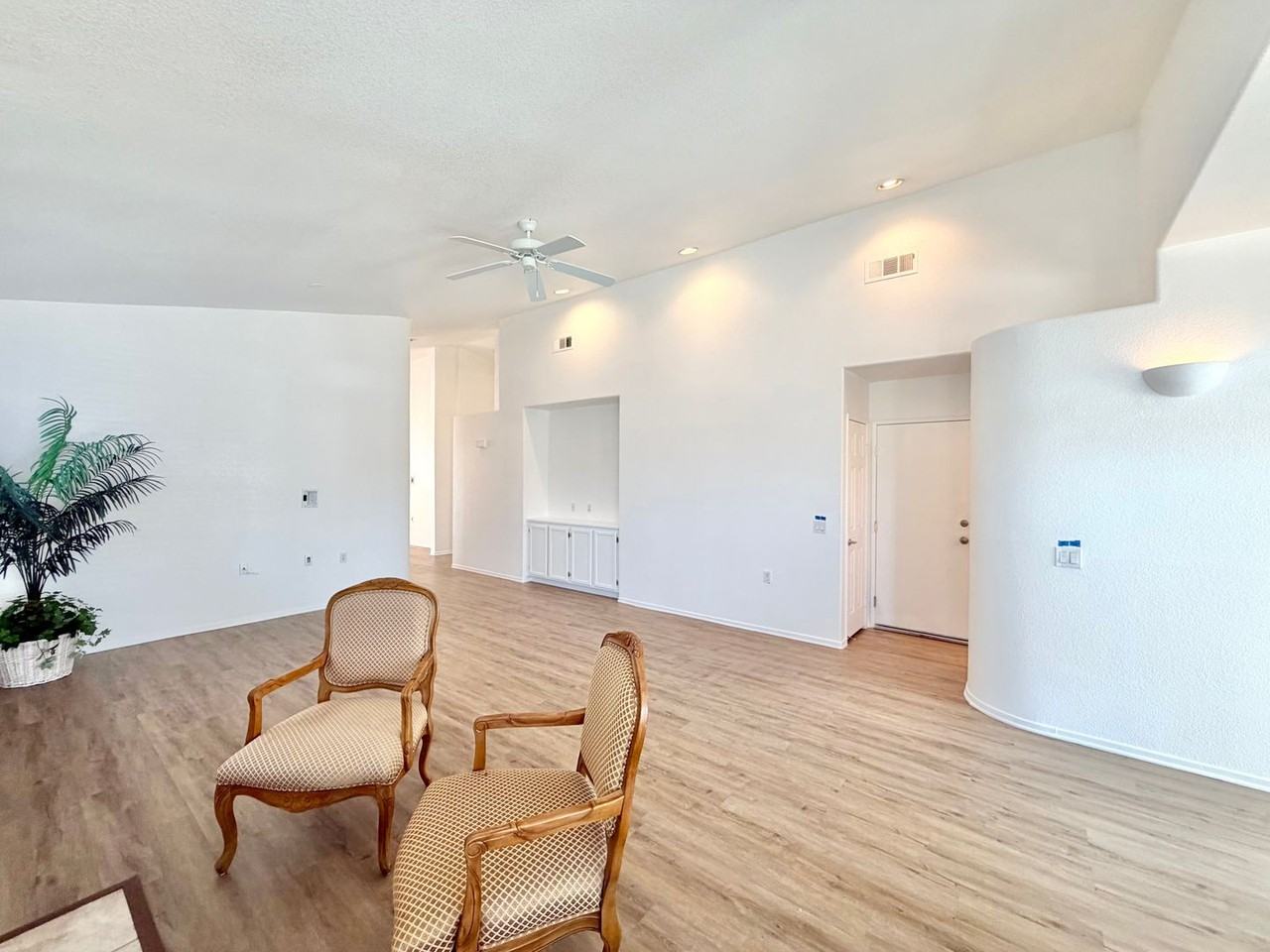 26805 China Dr - Photo 6 of 38