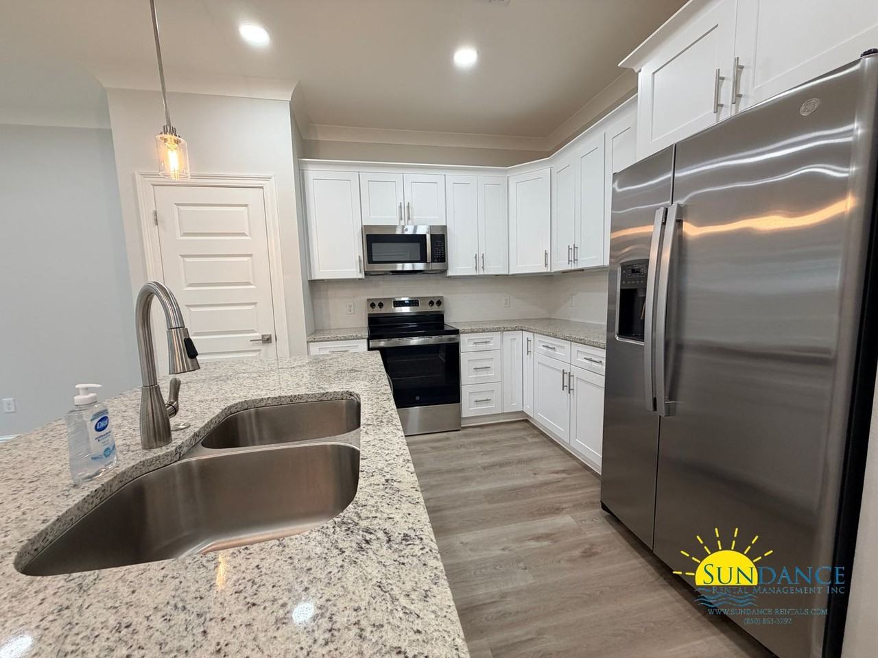699 Woodlawn Ave Nw - Photo 5 of 20