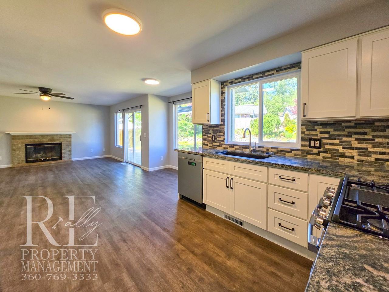 6314 Greengate Pl Se - Photo 6 of 32