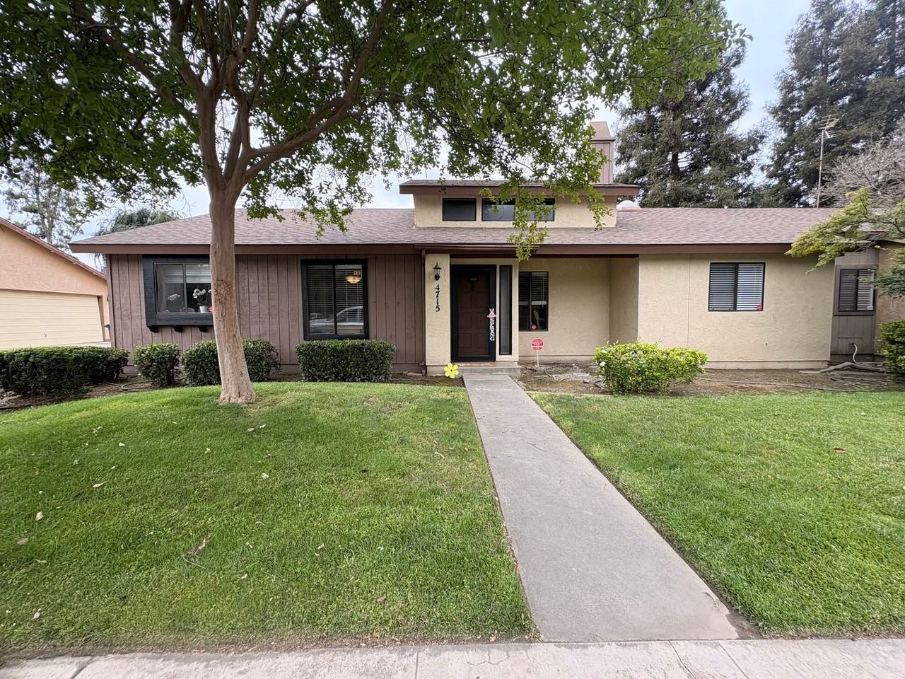 4715 W Cypress Ave - Photo 2 of 3