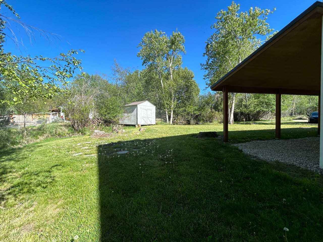 562 Skalkaho Hwy - Photo 3 of 41