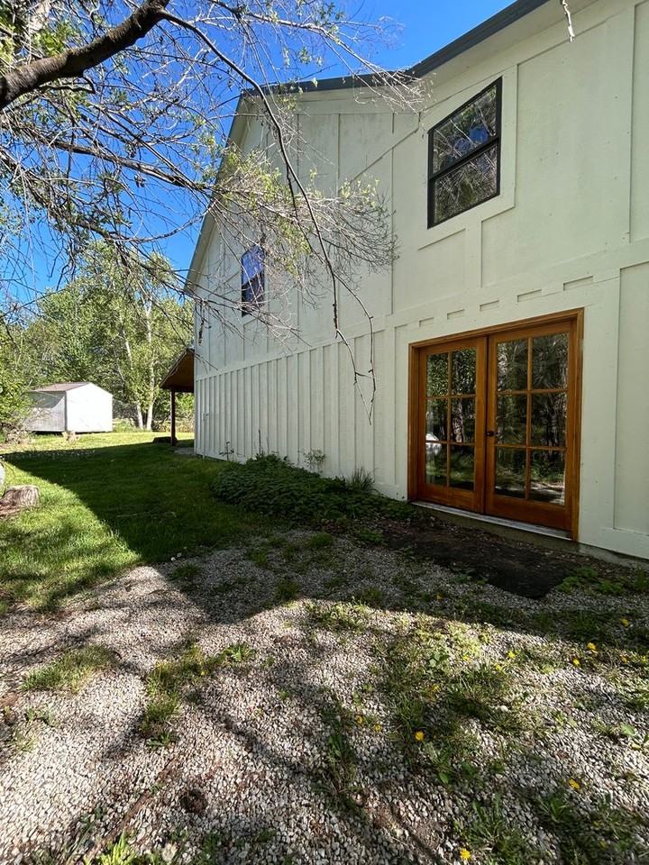 562 Skalkaho Hwy - Photo 5 of 41