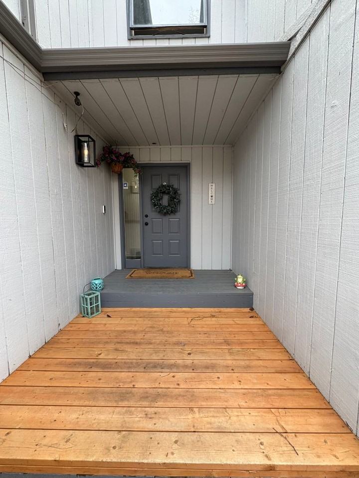 1810 Bellevue Loop