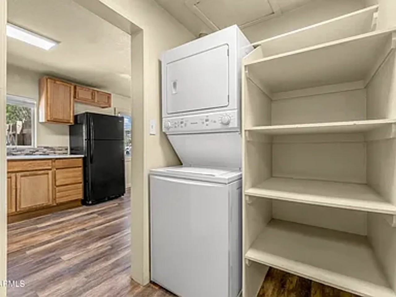 114 E Franklin Ave - Photo 5 of 13