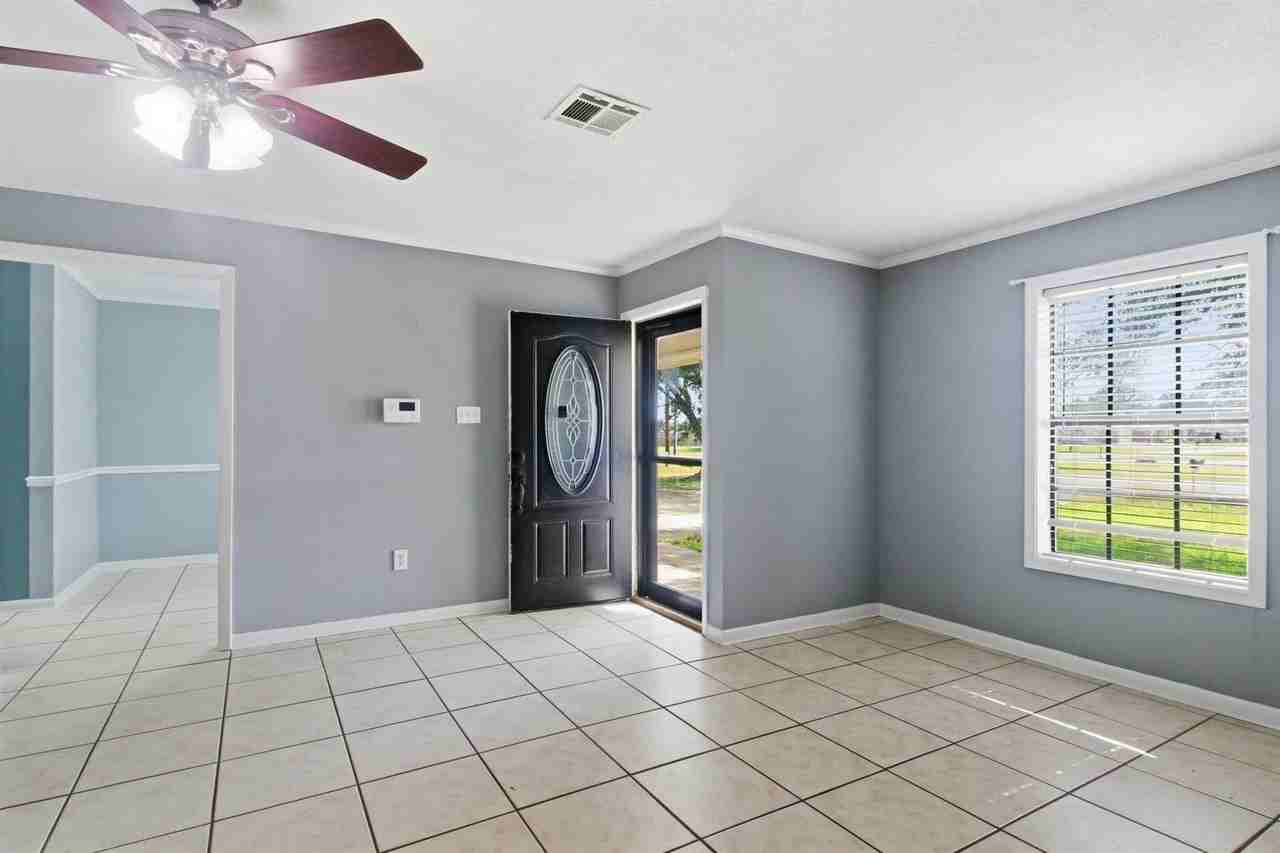 2014 N Iona Dr - Photo 4 of 19