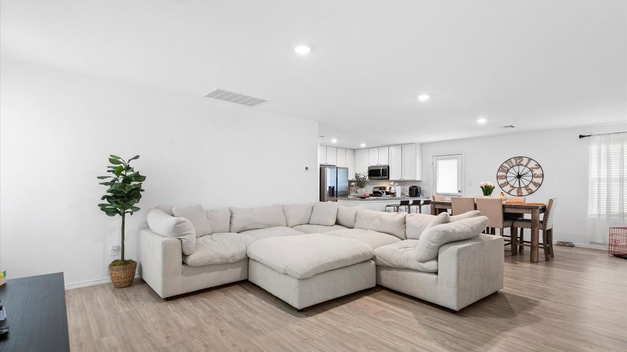 5463 Daphne Path - Photo 5 of 22