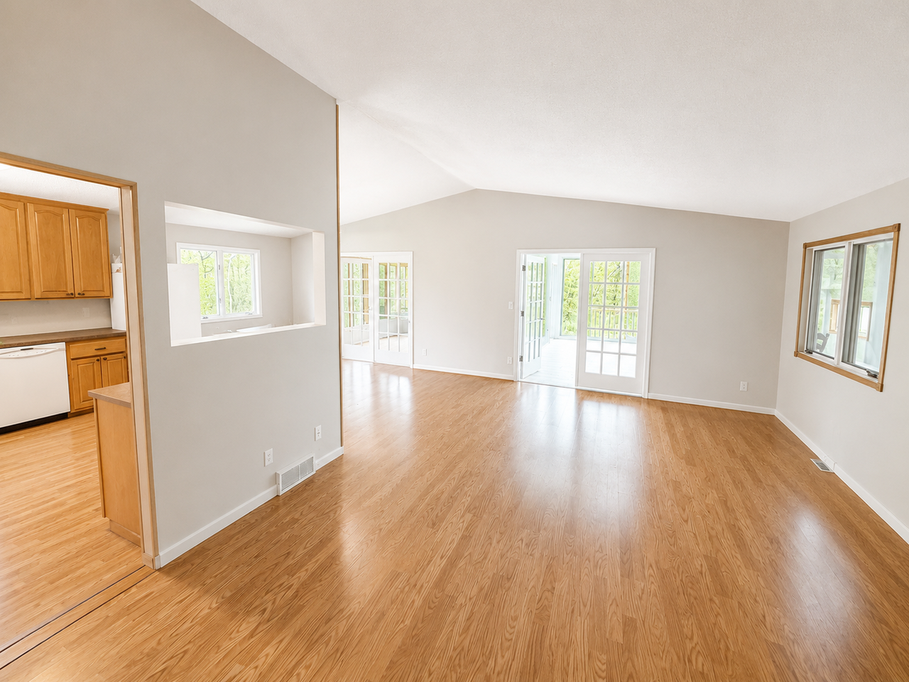614 Pine St - Photo 4 of 12