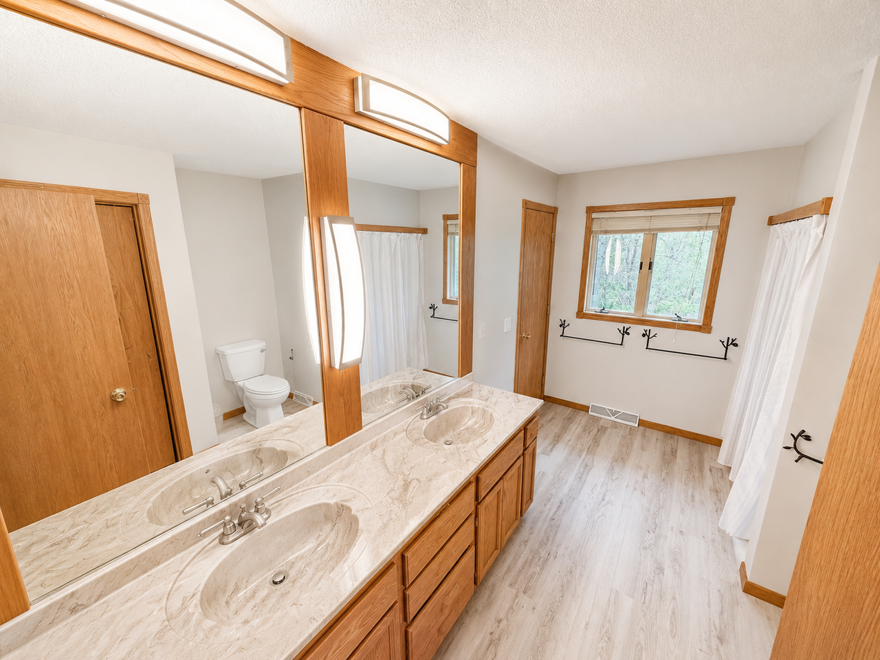 614 Pine St - Photo 5 of 12