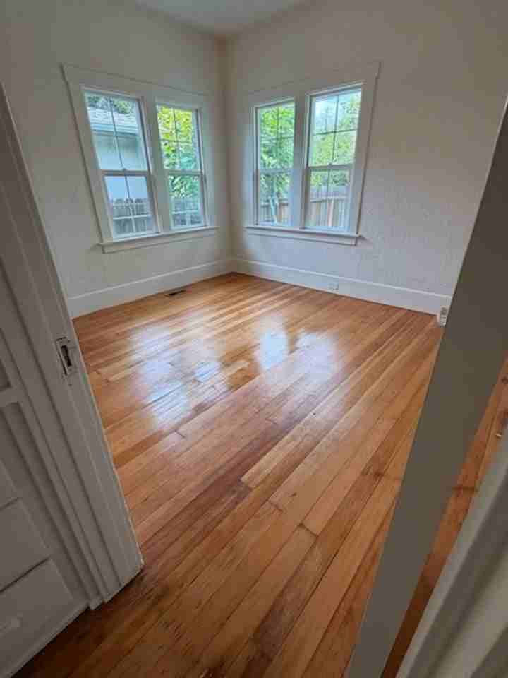 3235 T St - Photo 4 of 10