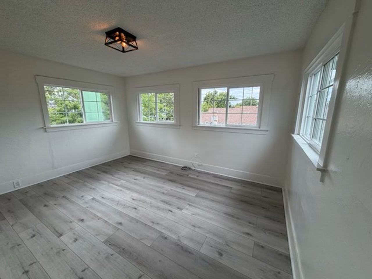 3235 T St - Photo 7 of 10