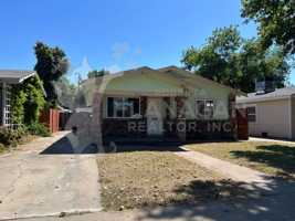 featured image of 820 W 23rd St