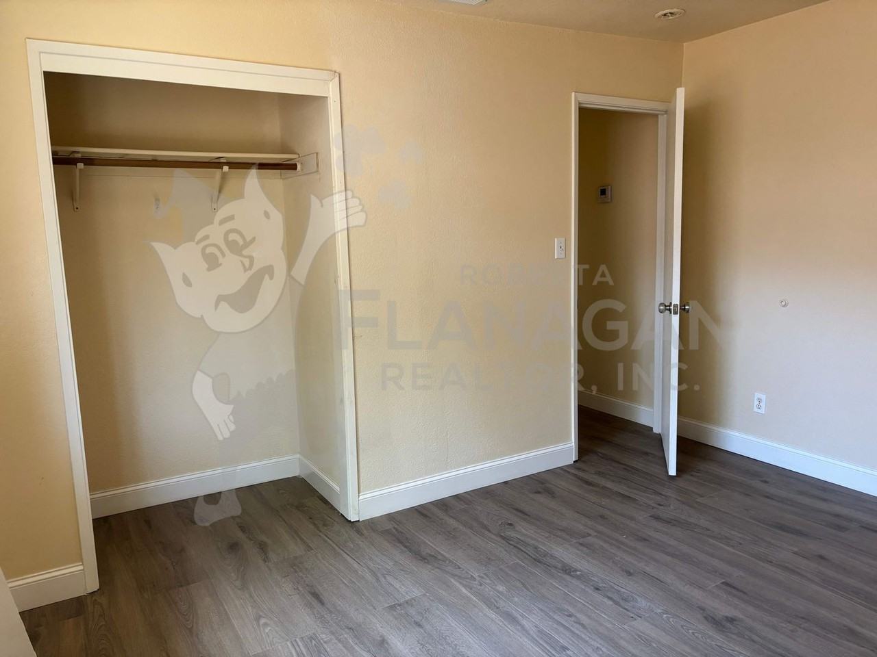 820 W 23rd St - Photo 6 of 13