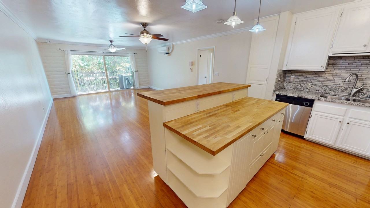 943 D Ave - Photo 2 of 13