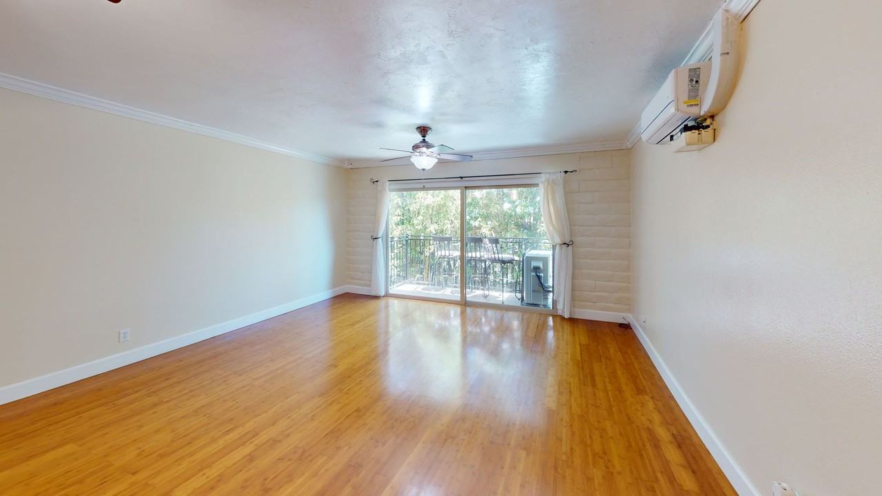 943 D Ave - Photo 5 of 13
