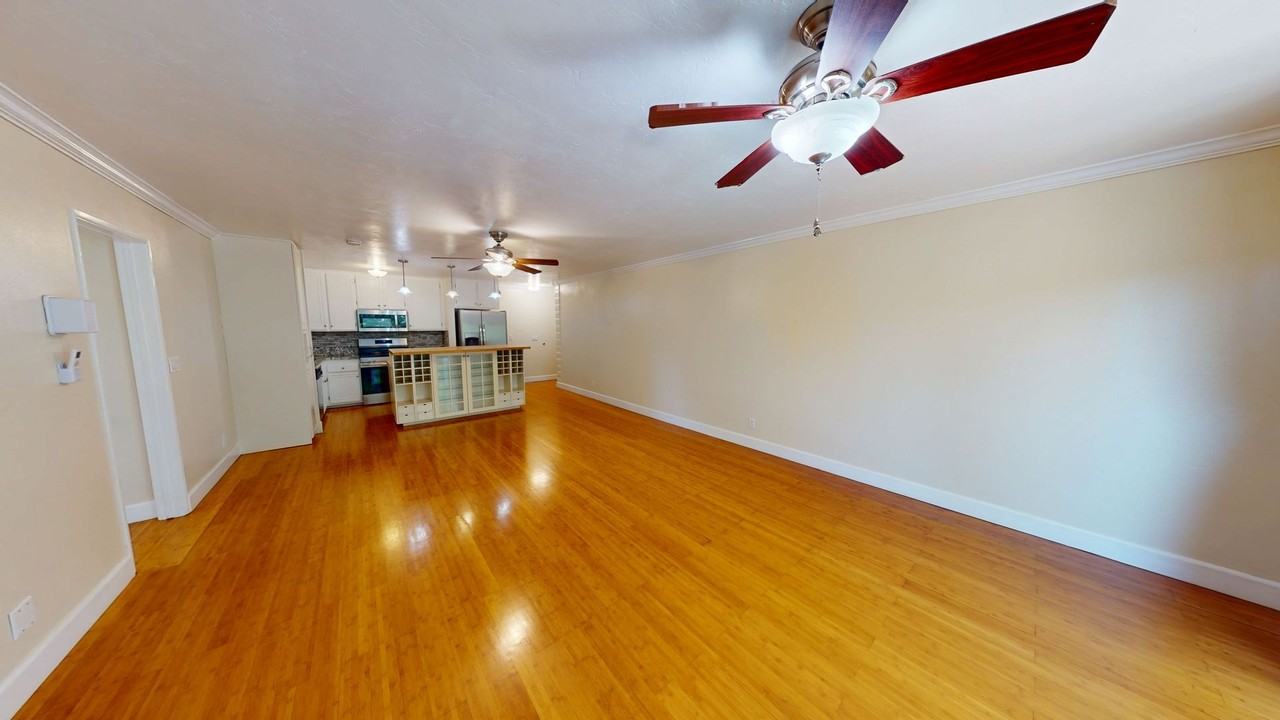 943 D Ave - Photo 6 of 13