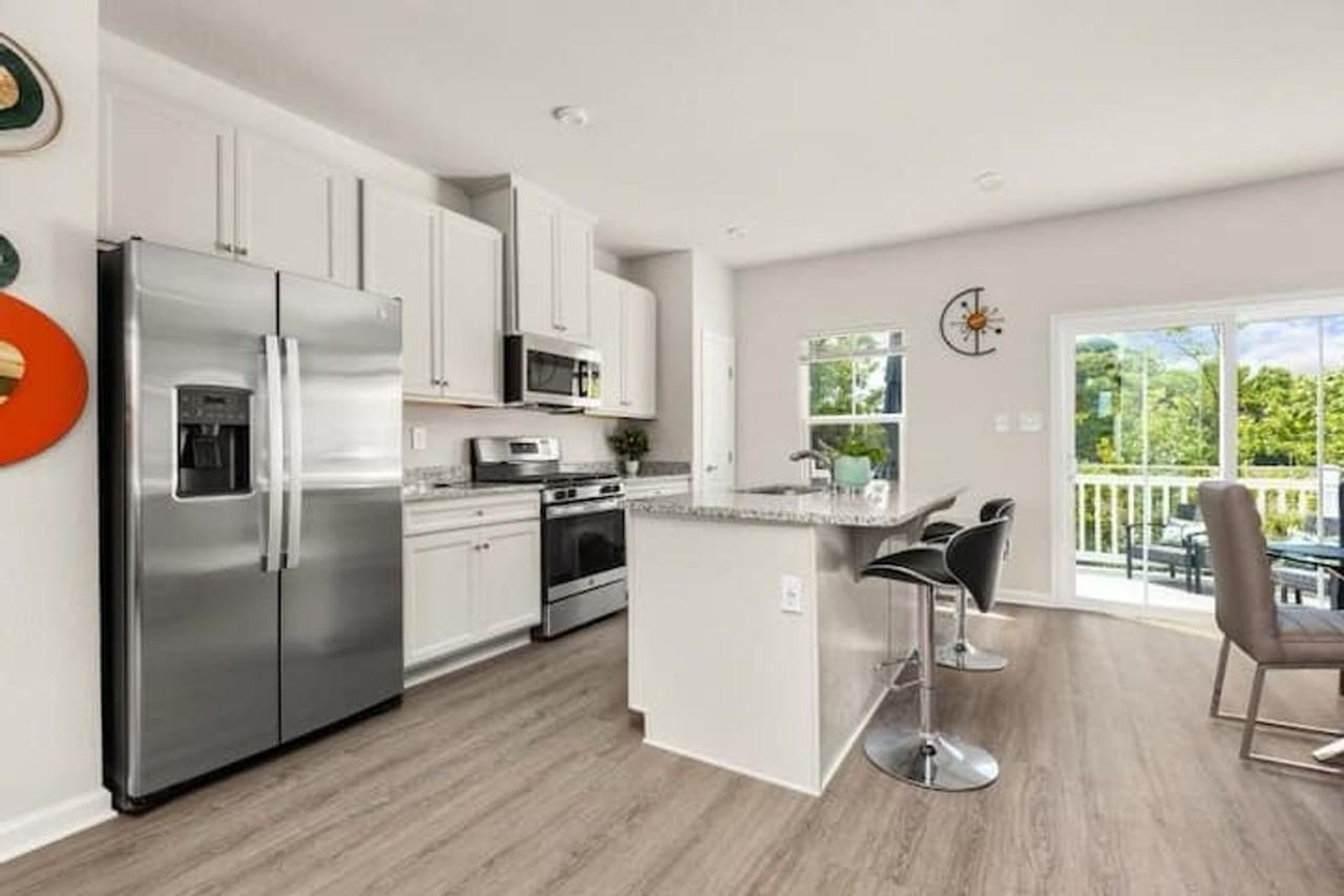 207 Falcon Ave - Photo 5 of 18