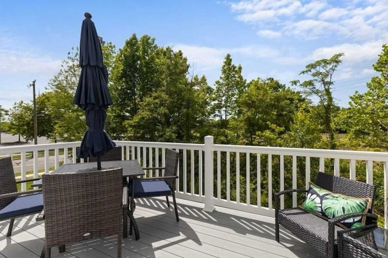 207 Falcon Ave - Photo 6 of 18