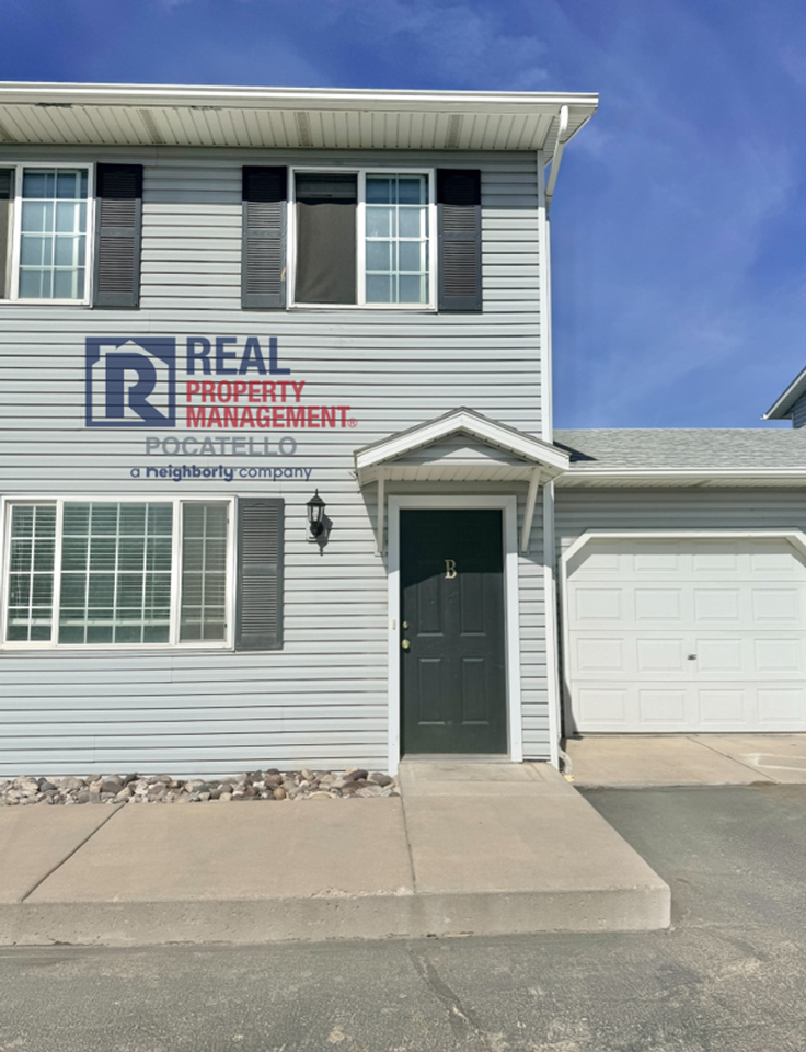 4347 Jordyn St #B - Photo 2 of 18