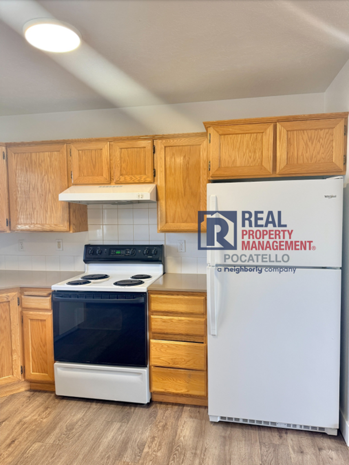 4347 Jordyn St #B - Photo 5 of 18