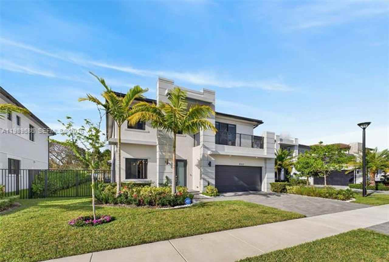 8267 Sw 120th Ter - Photo 2 of 50